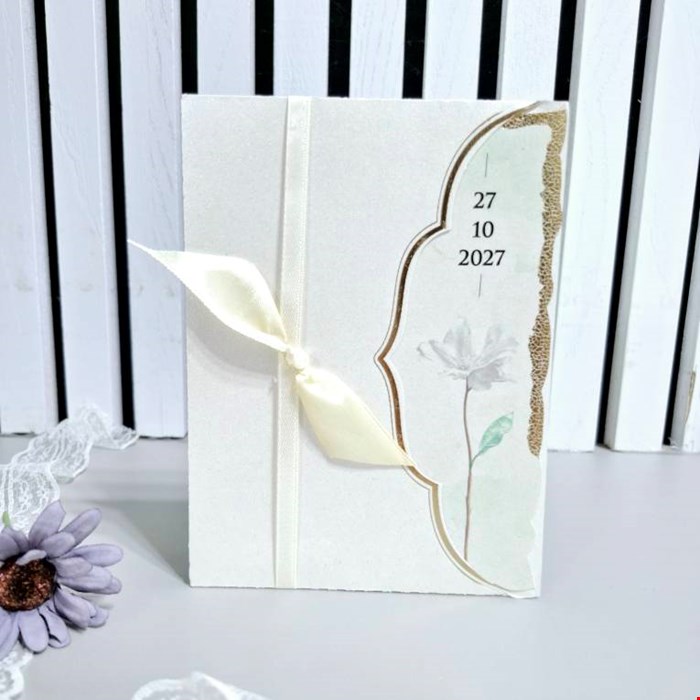 کارت عروسی طلاکوب با روبان و مروارید